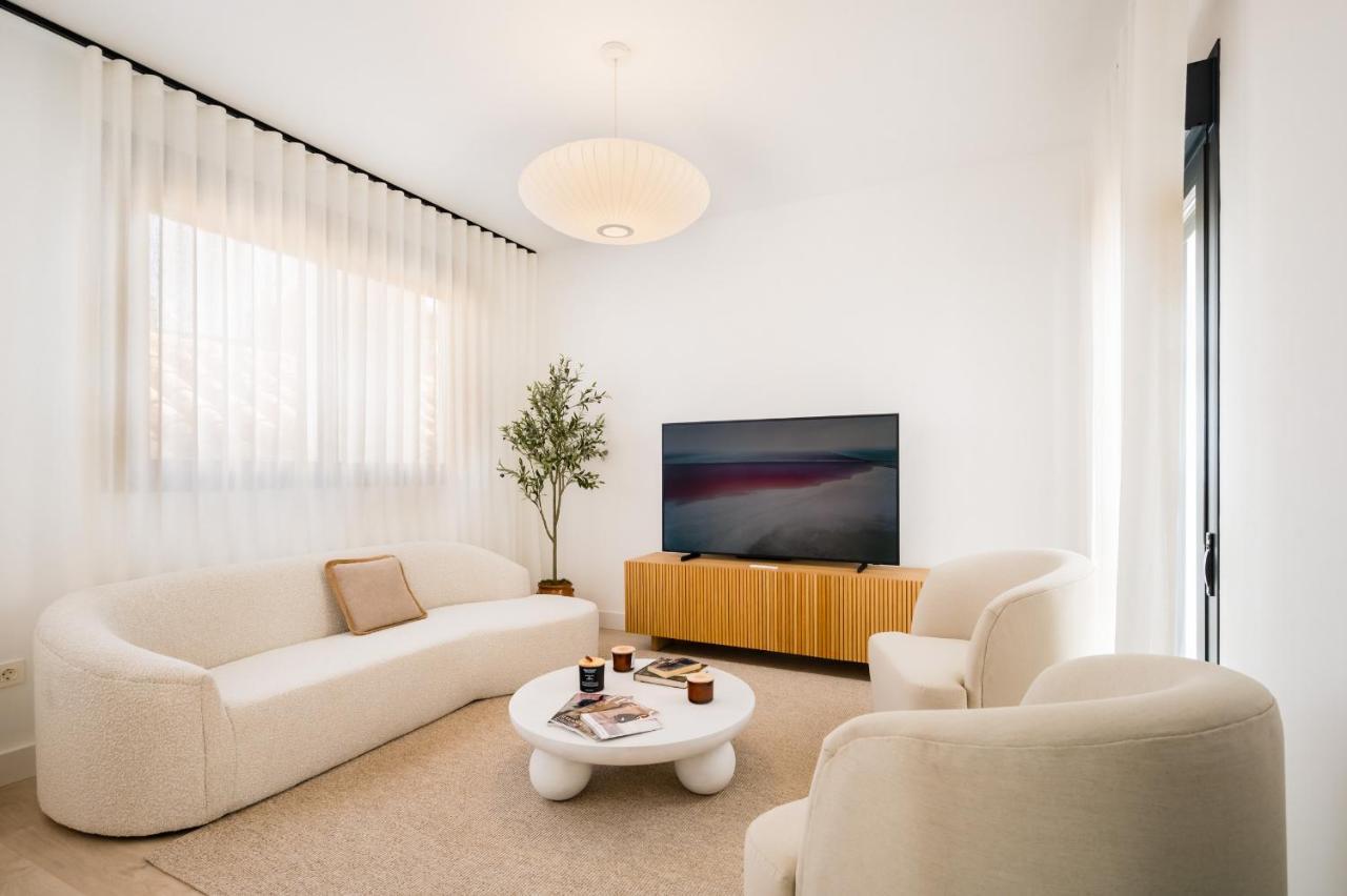 Ferienwohnung Stylish Designer Duplex-3Beds 2Baths-Puerta Carmona Centro Sevilla Exterior foto