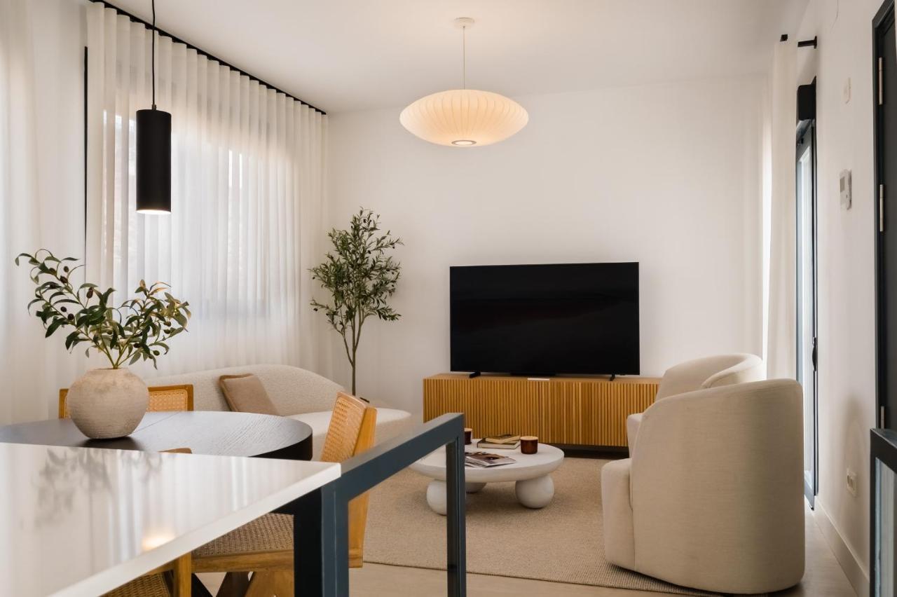 Ferienwohnung Stylish Designer Duplex-3Beds 2Baths-Puerta Carmona Centro Sevilla Exterior foto