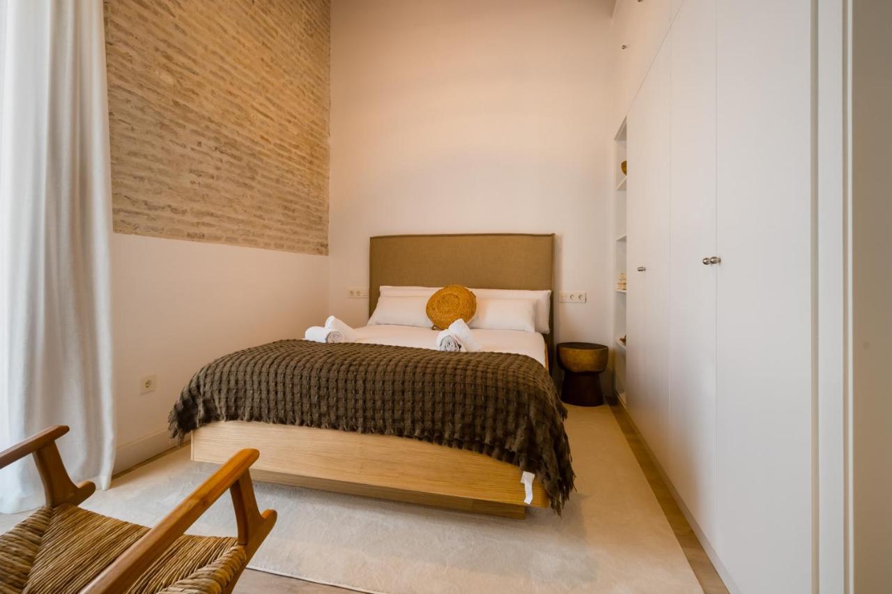 Ferienwohnung Stylish Designer Duplex-3Beds 2Baths-Puerta Carmona Centro Sevilla Exterior foto