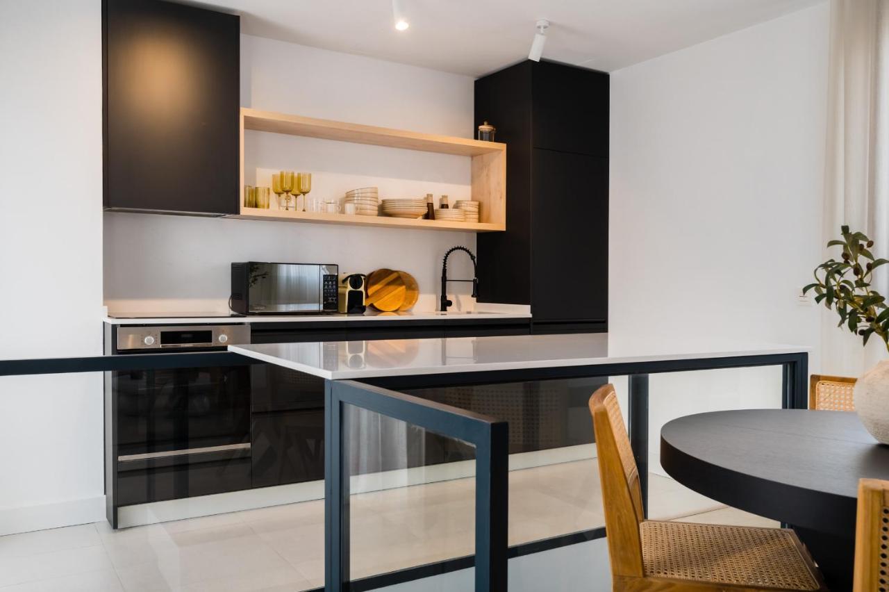 Ferienwohnung Stylish Designer Duplex-3Beds 2Baths-Puerta Carmona Centro Sevilla Exterior foto