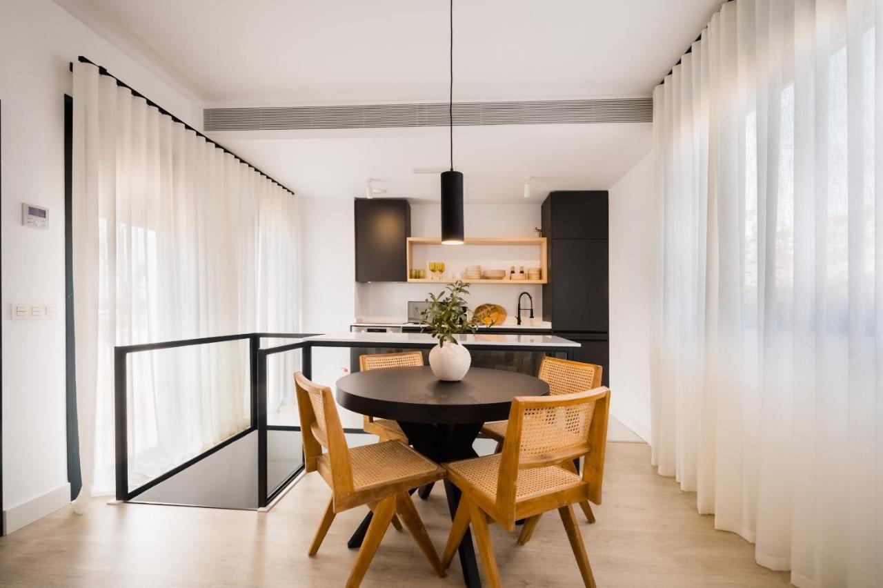 Ferienwohnung Stylish Designer Duplex-3Beds 2Baths-Puerta Carmona Centro Sevilla Exterior foto