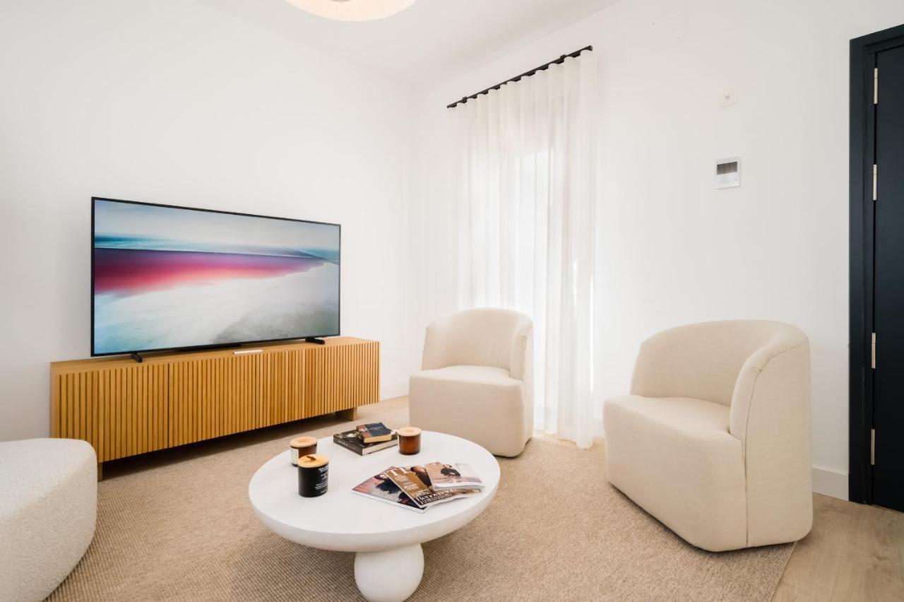 Ferienwohnung Stylish Designer Duplex-3Beds 2Baths-Puerta Carmona Centro Sevilla Exterior foto