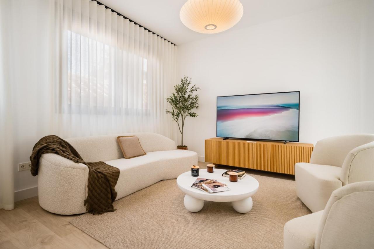 Ferienwohnung Stylish Designer Duplex-3Beds 2Baths-Puerta Carmona Centro Sevilla Exterior foto