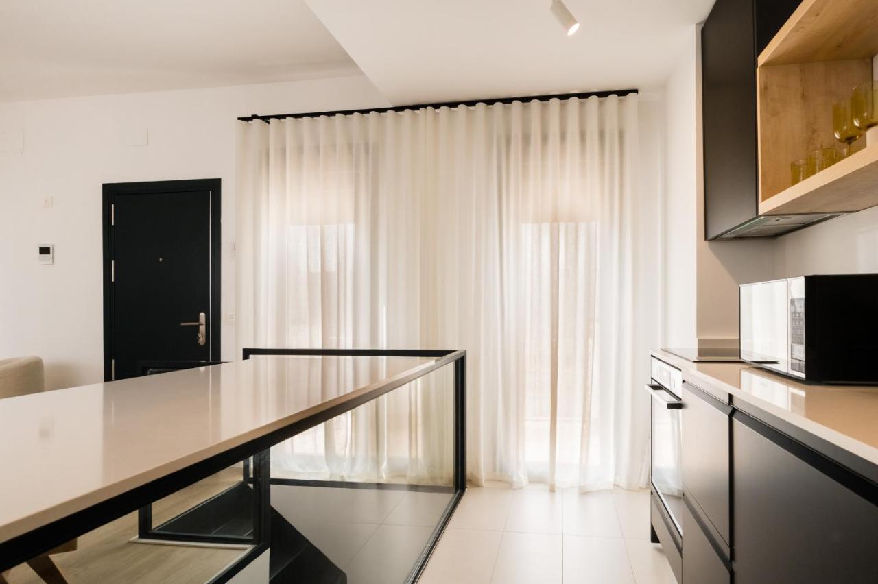 Ferienwohnung Stylish Designer Duplex-3Beds 2Baths-Puerta Carmona Centro Sevilla Exterior foto