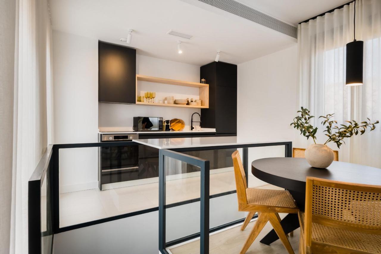 Ferienwohnung Stylish Designer Duplex-3Beds 2Baths-Puerta Carmona Centro Sevilla Exterior foto